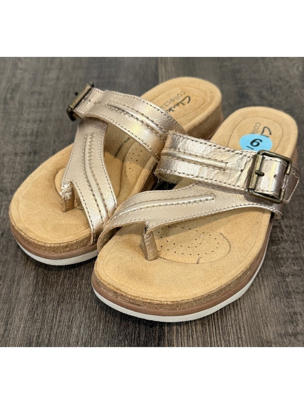 CLARKS Brynn Madi Toe Post Comfort Sandals Womens Sz 6 Gold Leather Buckle